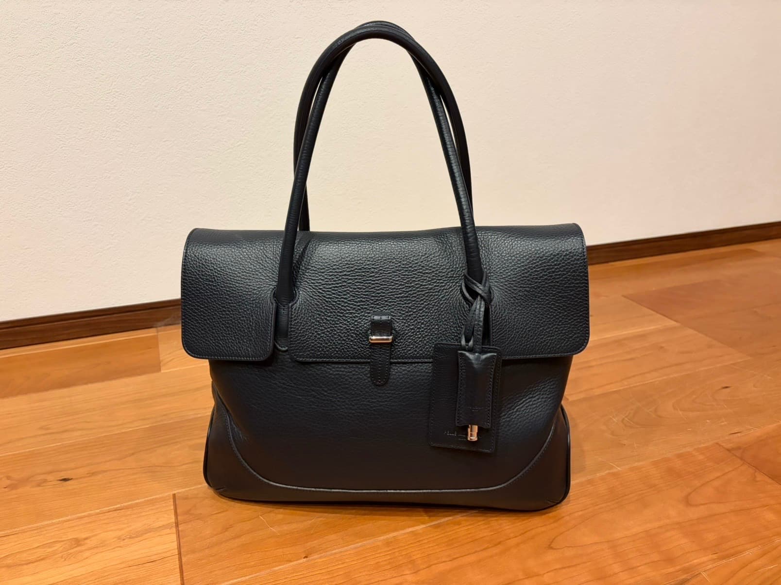 PELLE MORBIDA（ペッレモルビダ）レザーフラップトートバッグレビュー